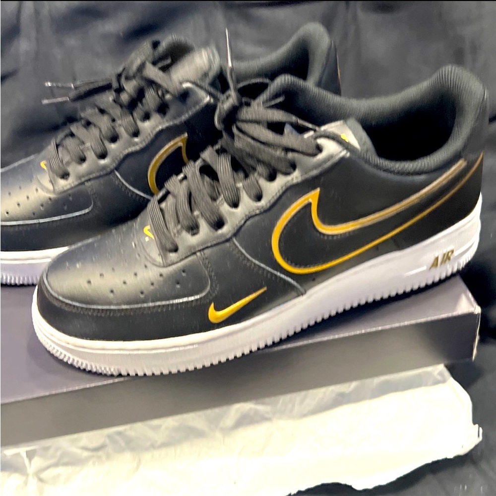 Size 9 - Picture 4 of 5